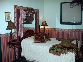 The Historic Brook Forest Inn Evergreen Kültér fotó