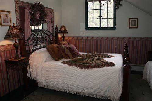 The Historic Brook Forest Inn Evergreen Kültér fotó