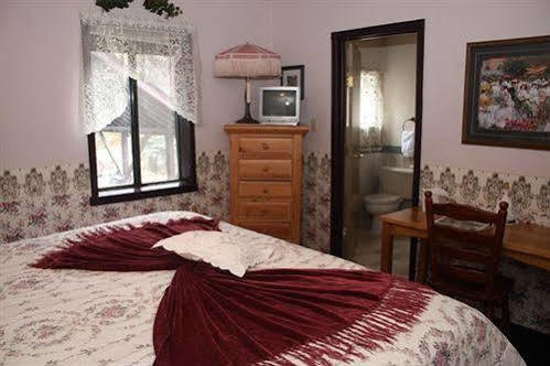 The Historic Brook Forest Inn Evergreen Kültér fotó